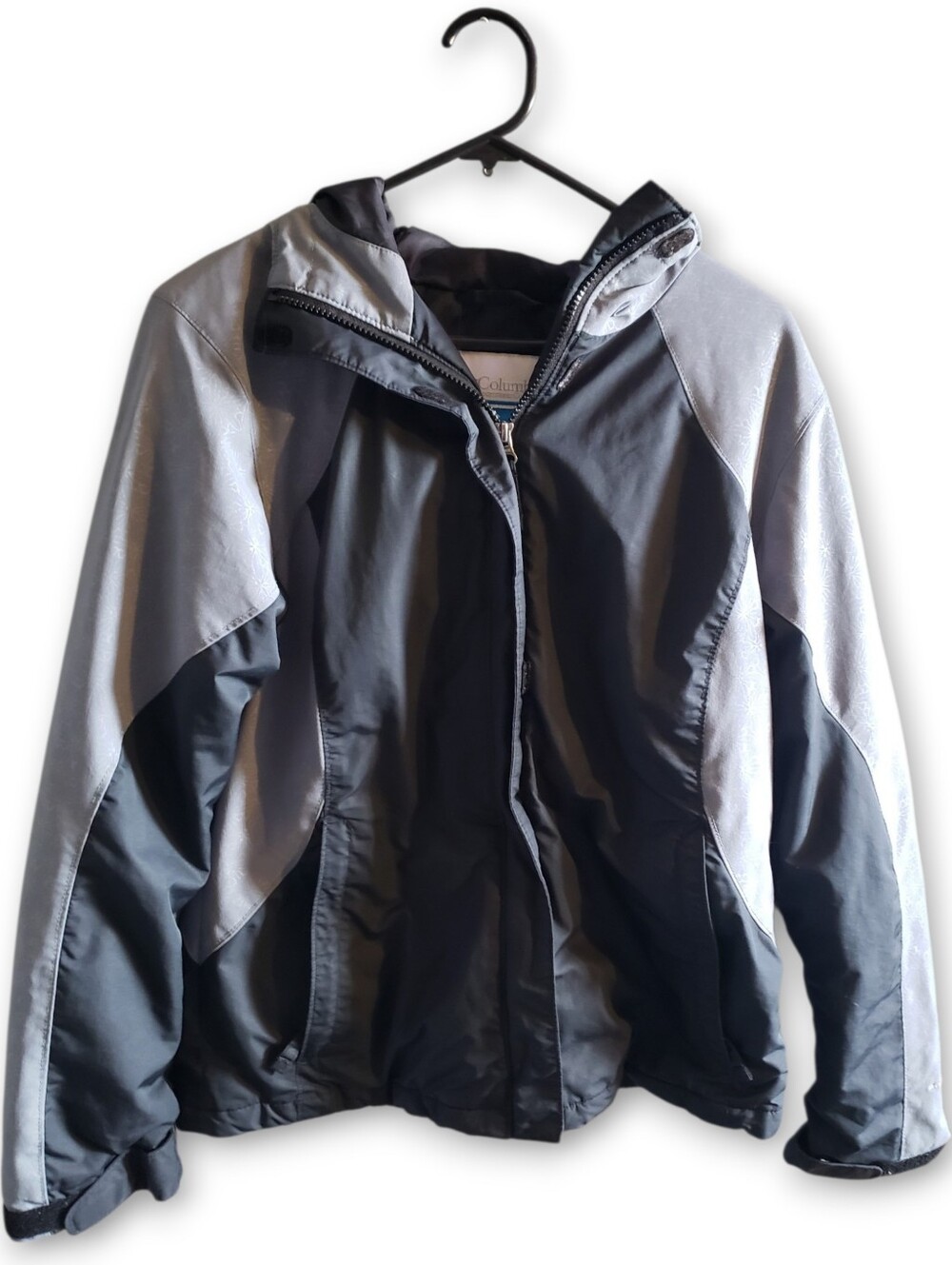 Columbia Women's Lightweight Omni-Shield Hooded Water Resistant Jacket Medium